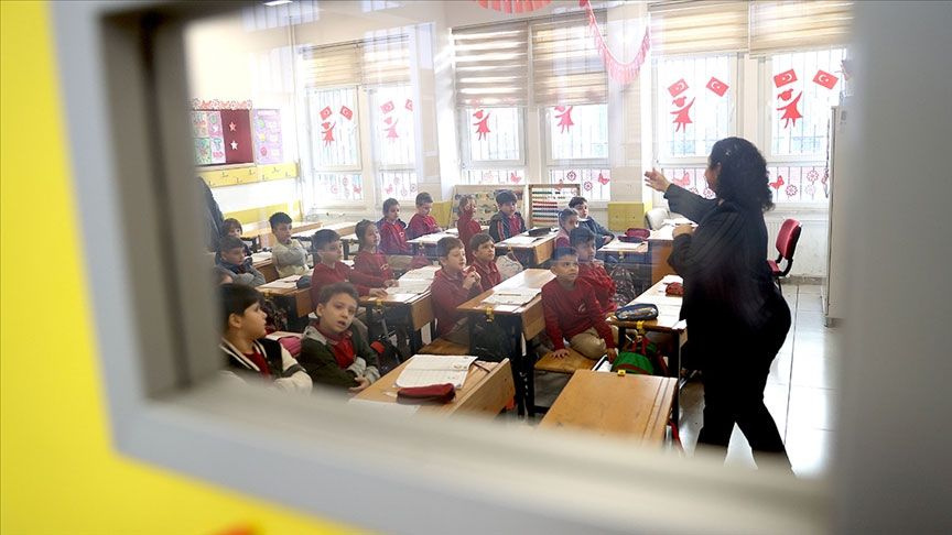 MEB okullara yazı gönderdi, valilik harekete geçti! Bu ilçelerde ders süresi kısaldı