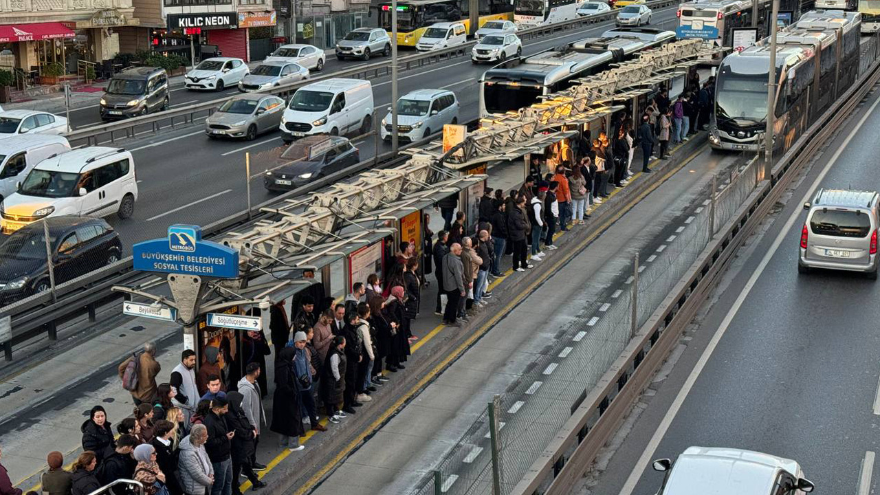 İstanbul'da haftanın ilk iş gününde trafik yoğunluğu yaşanıyor