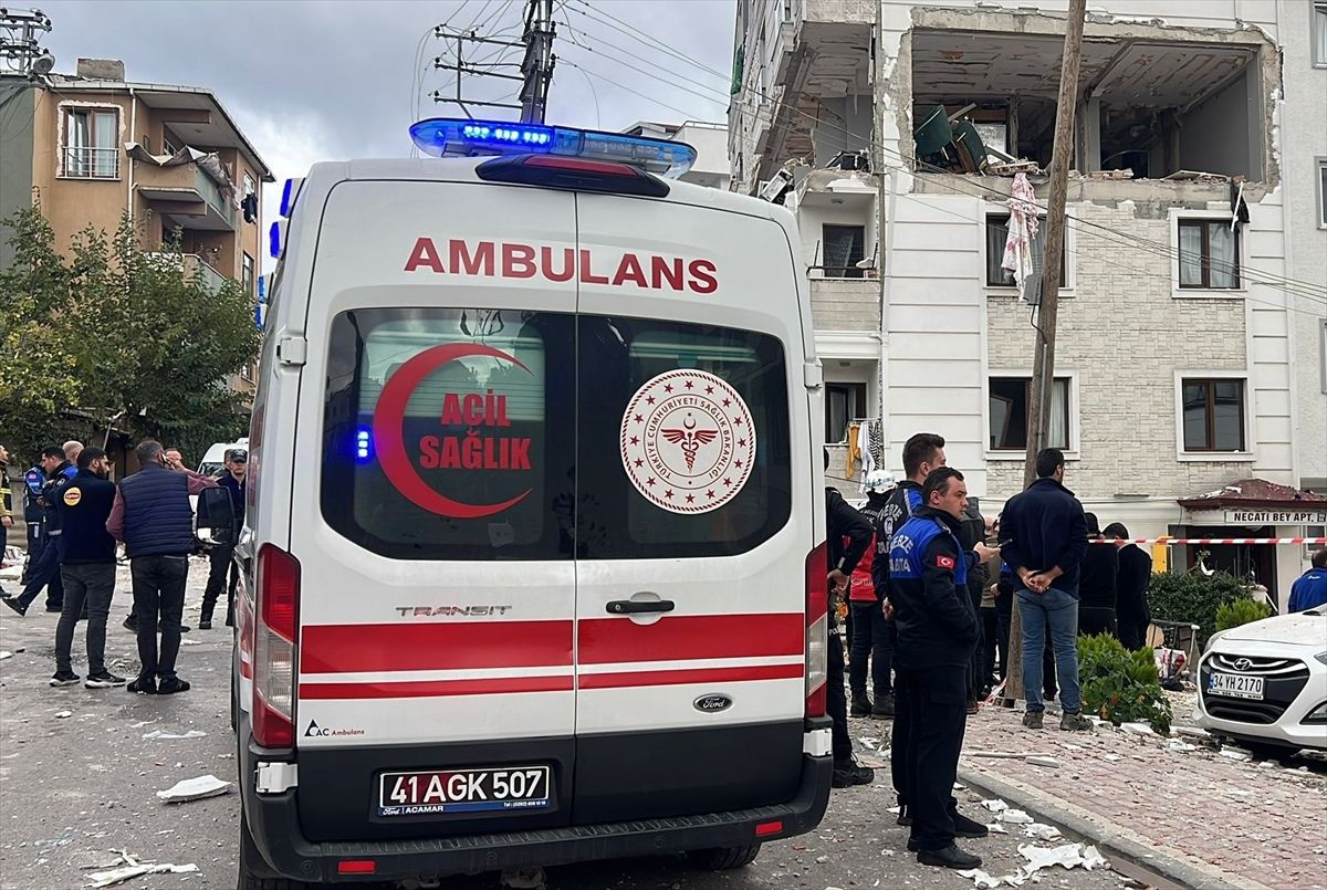 Kocaeli'de doğal gaz patladı ortalık savaş alanına döndü! Yaralılar var