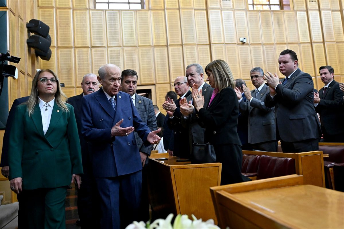 MHP lideri Devlet Bahçeli'nin rozet ve yüzüğü dikkat çekti!