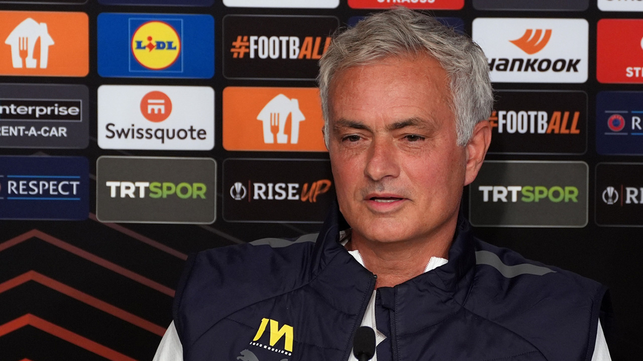 Fenerbahçe'de Jose Mourinho, Manchester United maçı öncesi konuştu