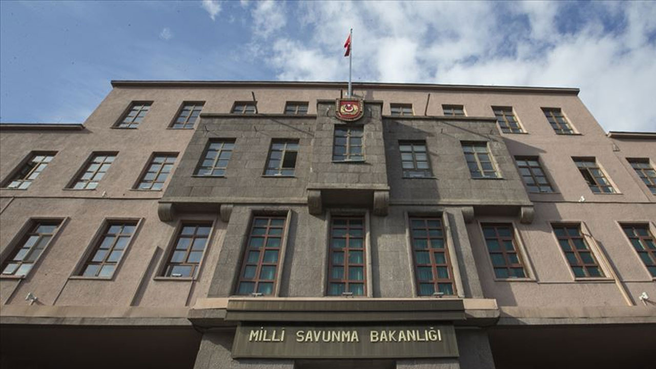  Milli Savunma Bakanlığı duyurdu! PKK'lı 3 terörist teslim oldu