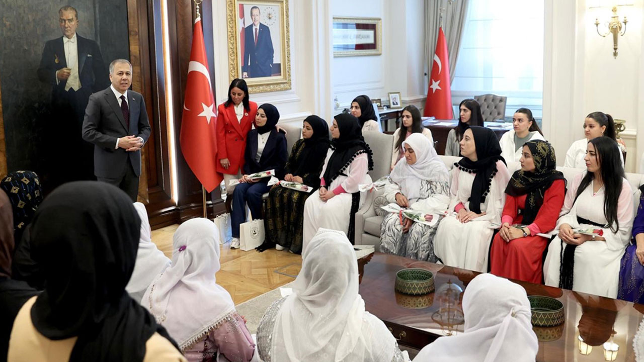 İçişleri Bakanı Ali Yerlikaya, Şırnak'tan gelen şehit ve gazi ailelerini ağırladı