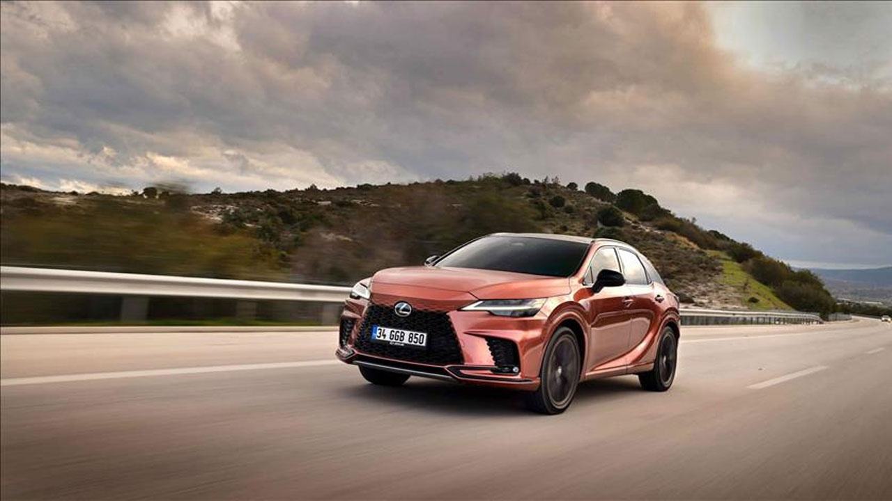 Lexus'tan kasıma özel fiyatlar! Satış fiyatı belli oldu