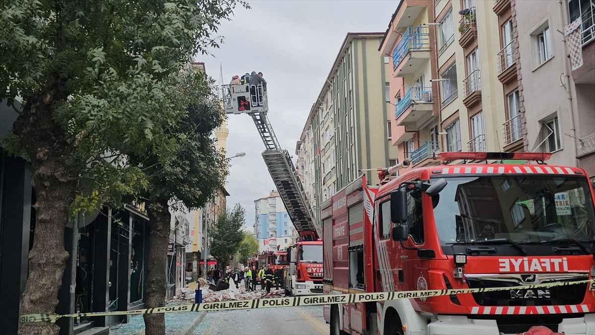 Çorum'da şiddetli patlama oldu sokak savaş alanına döndü 1 ölü çok sayıda yaralı var