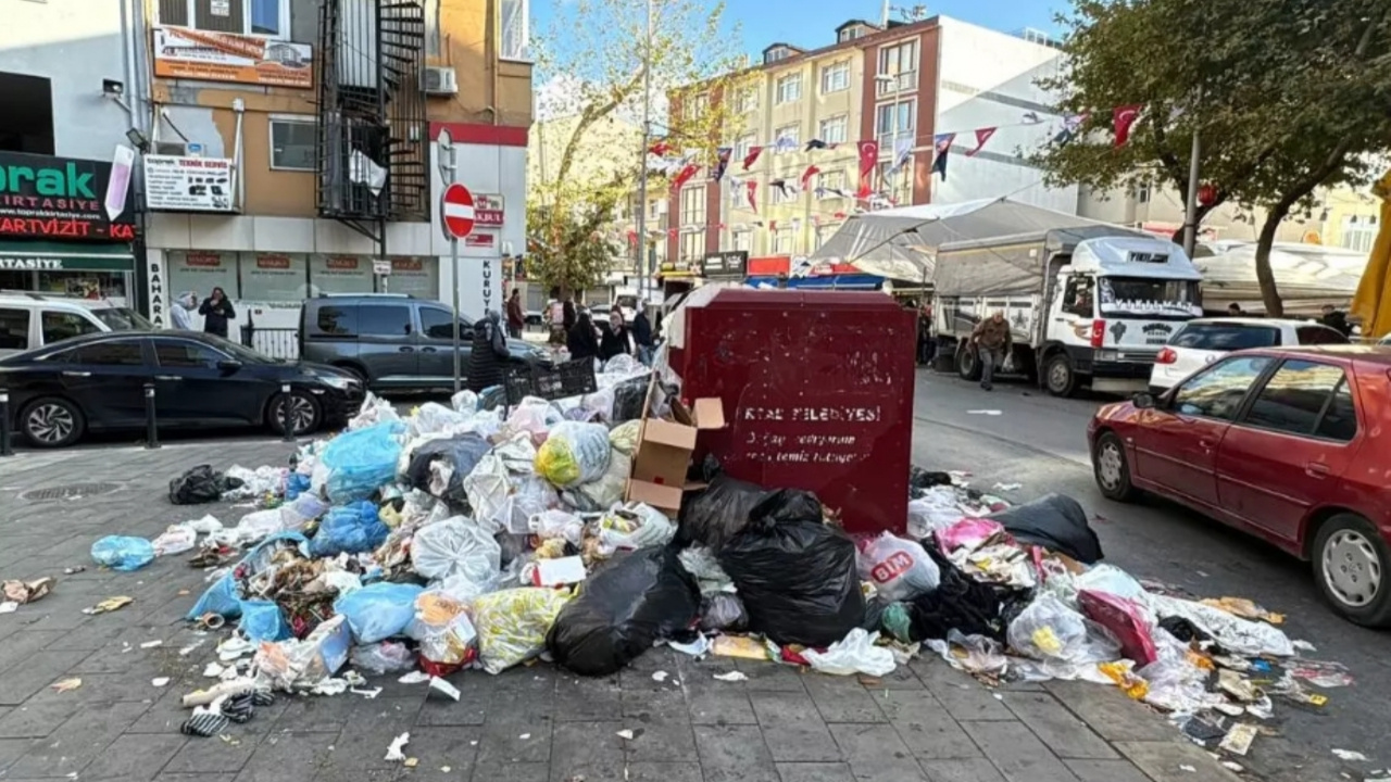 İstanbul'da 4 ilçede çöp dağları yükseldi! Grev kararı...