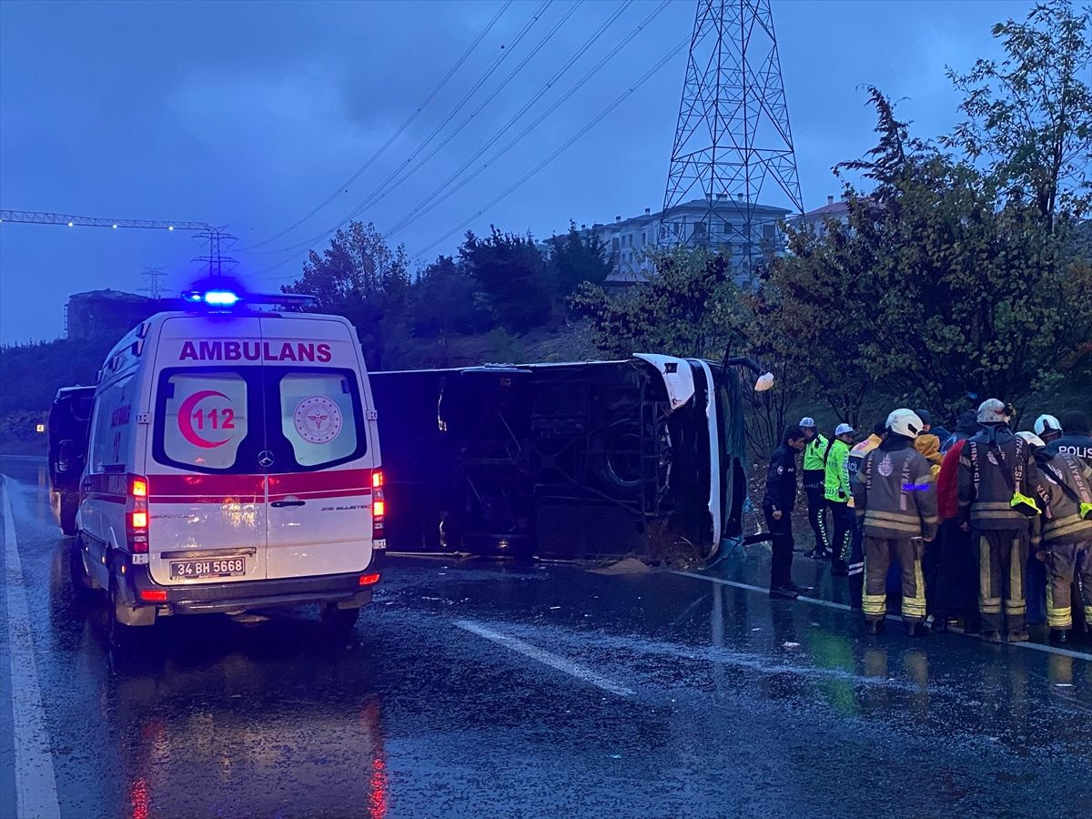 İstanbul'da yolcu otobüsü devrildi! Ölenler ve çok sayıda yaralı var