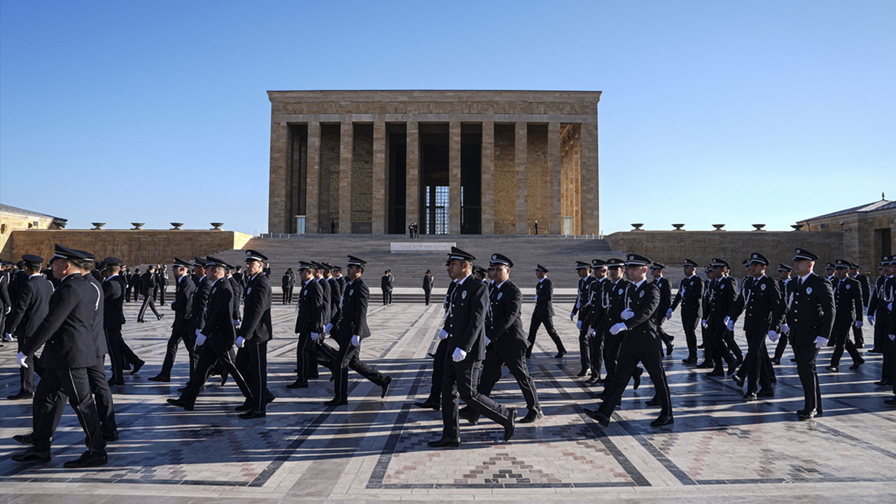 MSB, Anıtkabir'in tarihi fotoğraflarını paylaştı