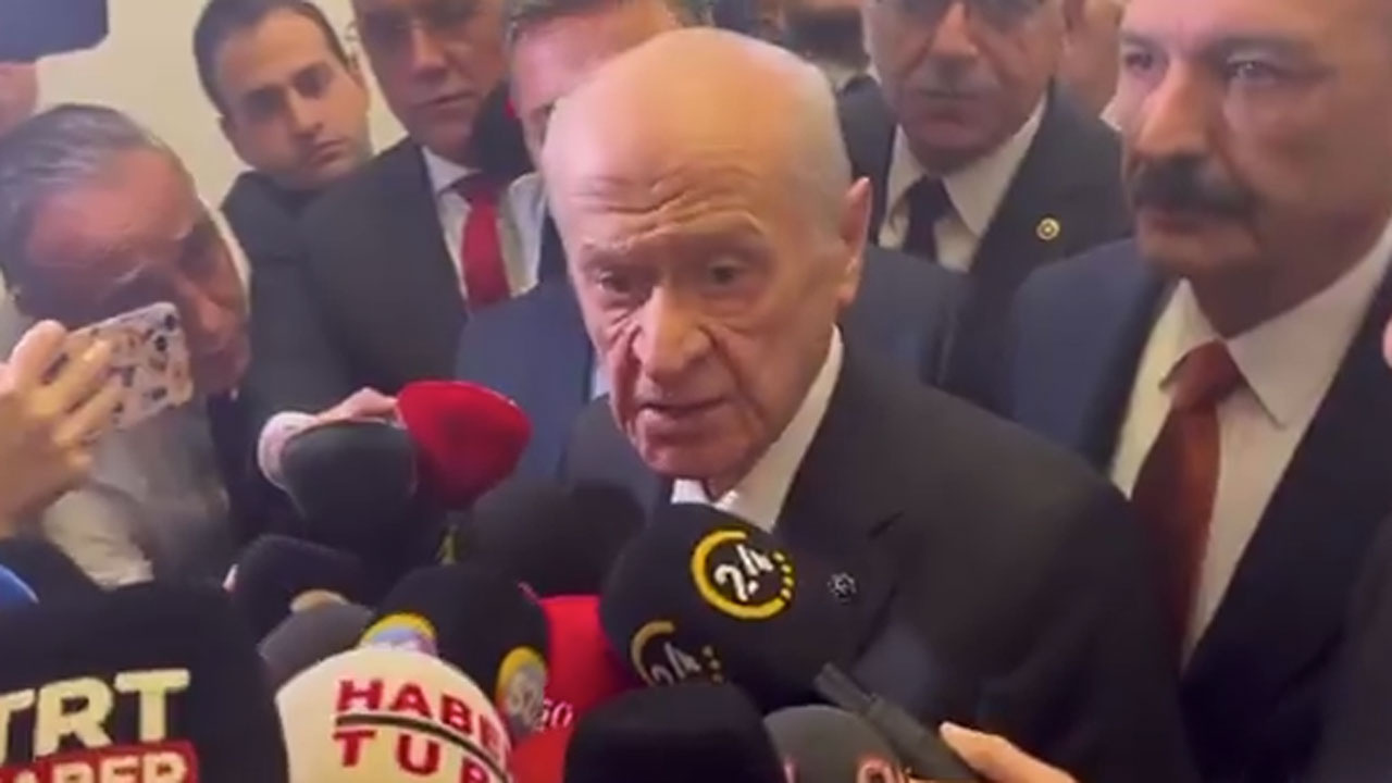 Devlet Bahçeli'den gazetecinin sorusuna tepki: Vazgeçemiyorsan mesleği bırak