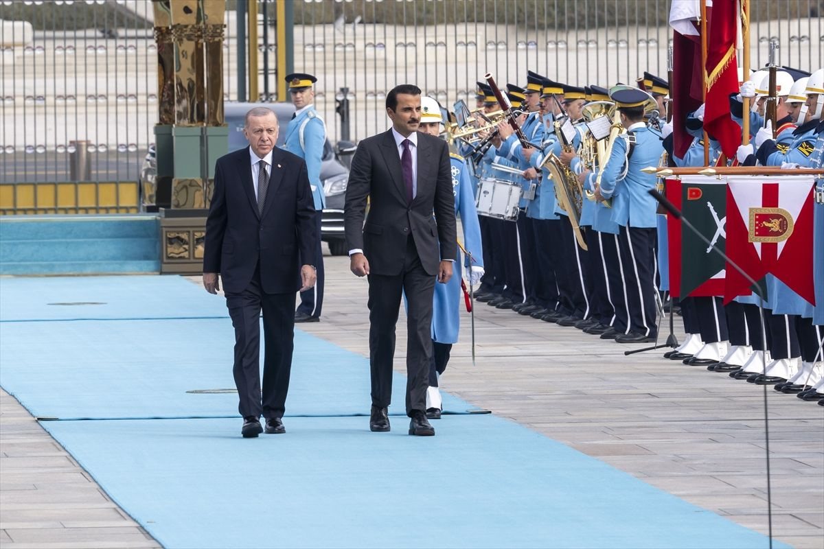 Cumhurbaşkanı Erdoğan, Katar Emiri Al Sani'yi resmi törenle karşıladı: 8 anlaşma imzalandı