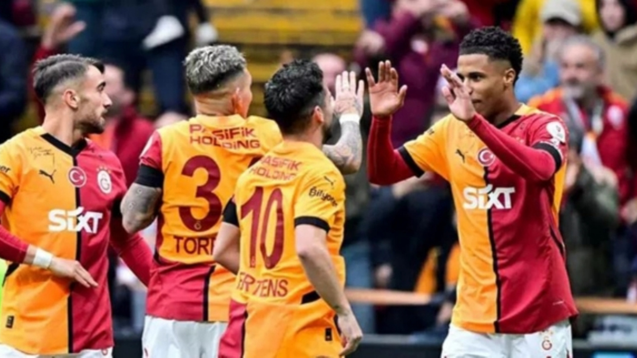 Galatasaray'da deprem! Yıldız isim 1 ay yok...