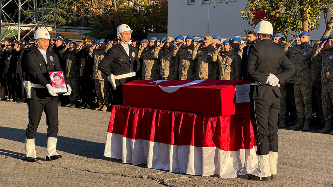 Tunceli'de kaza sonucu şehit olan polis memuru Yiğit için tören düzenlendi