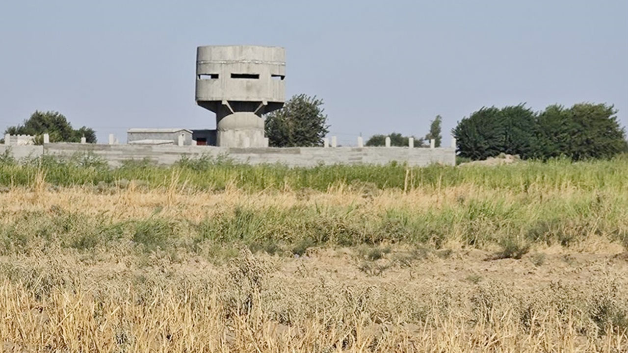 YPG, ABD desteğiyle çok yönlü onlarca teknolojik kule inşa etti