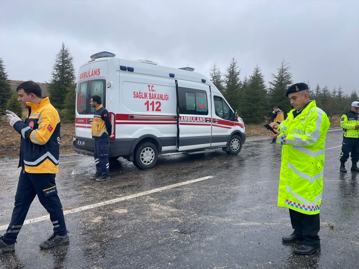 Eskişehir'de yolcu otobüsü kaza yaptı! Ölü ve yaralılar var