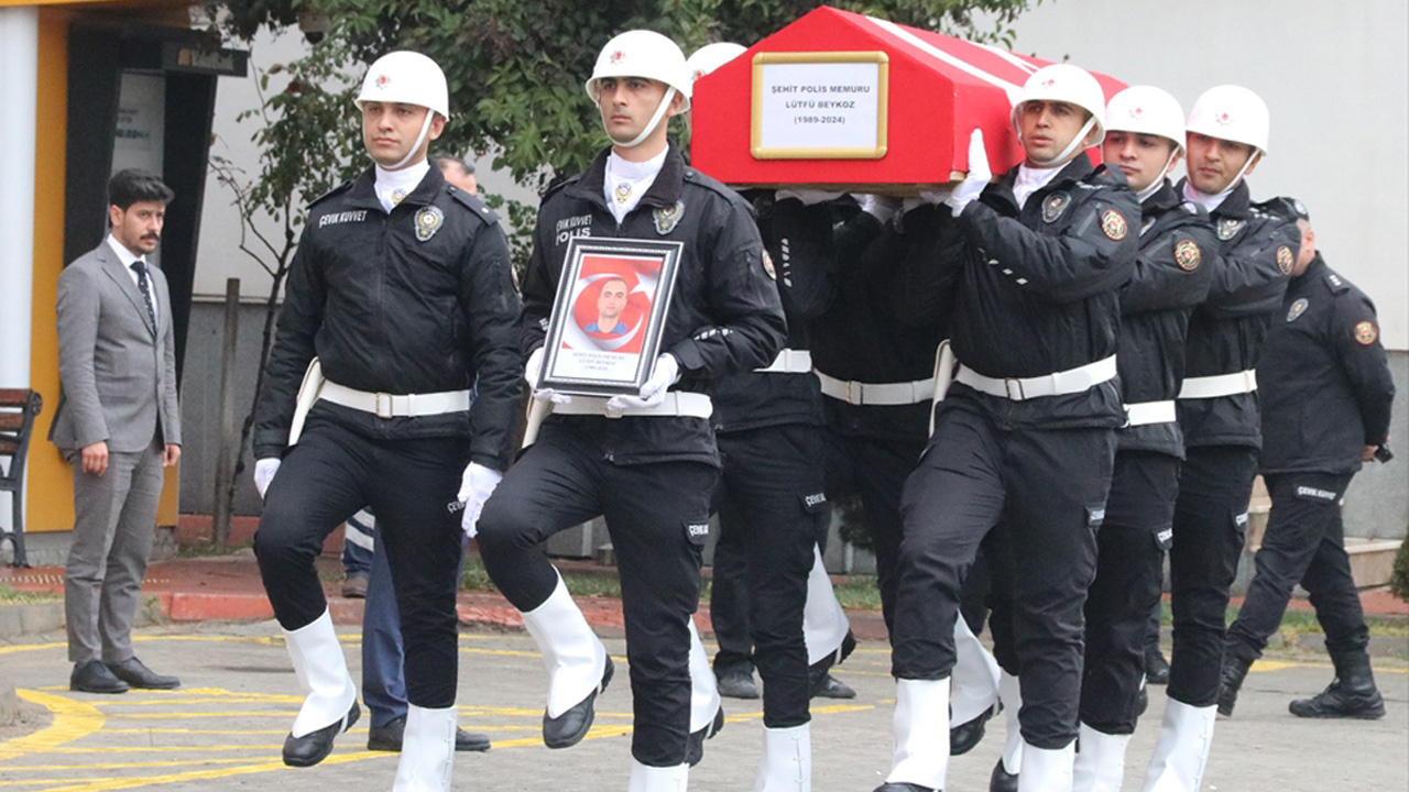 Malatya'da şehit polis Lütfü Beykoz için düzenlenen törende ailesi kahroldu