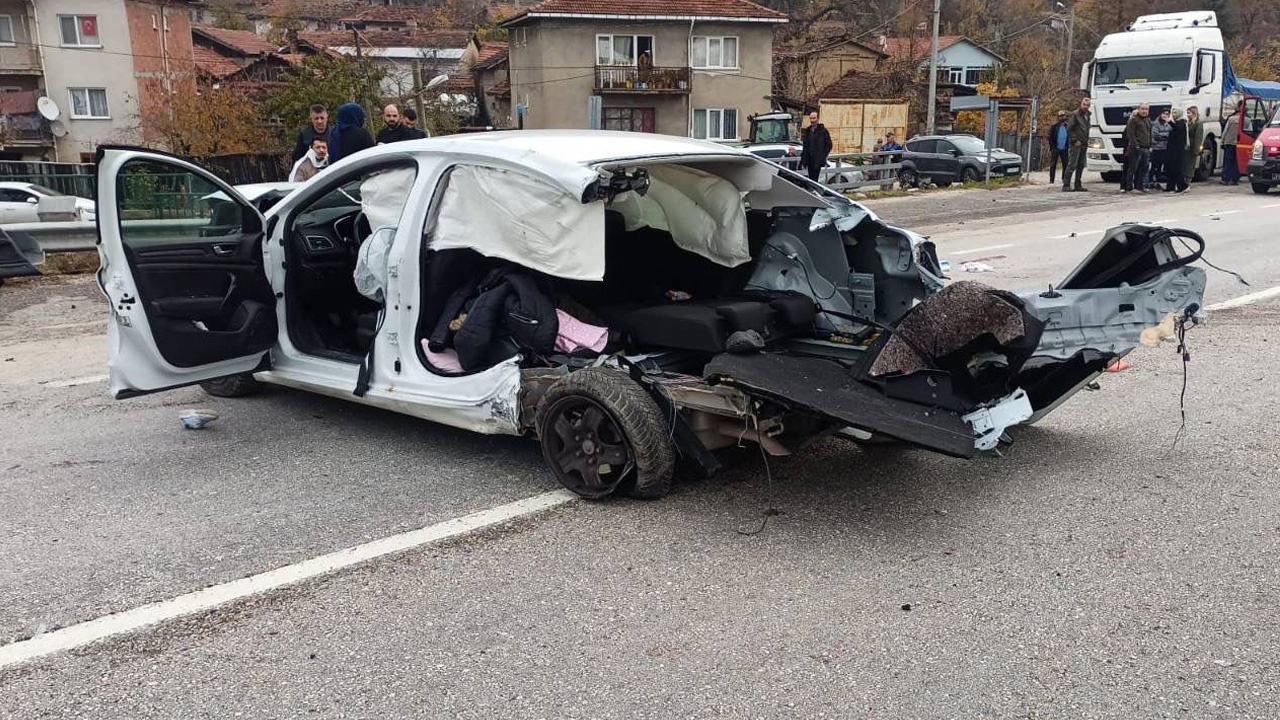 Bilecik'te feci kaza! Öğretmen anne ve kızı hayatını kaybetti