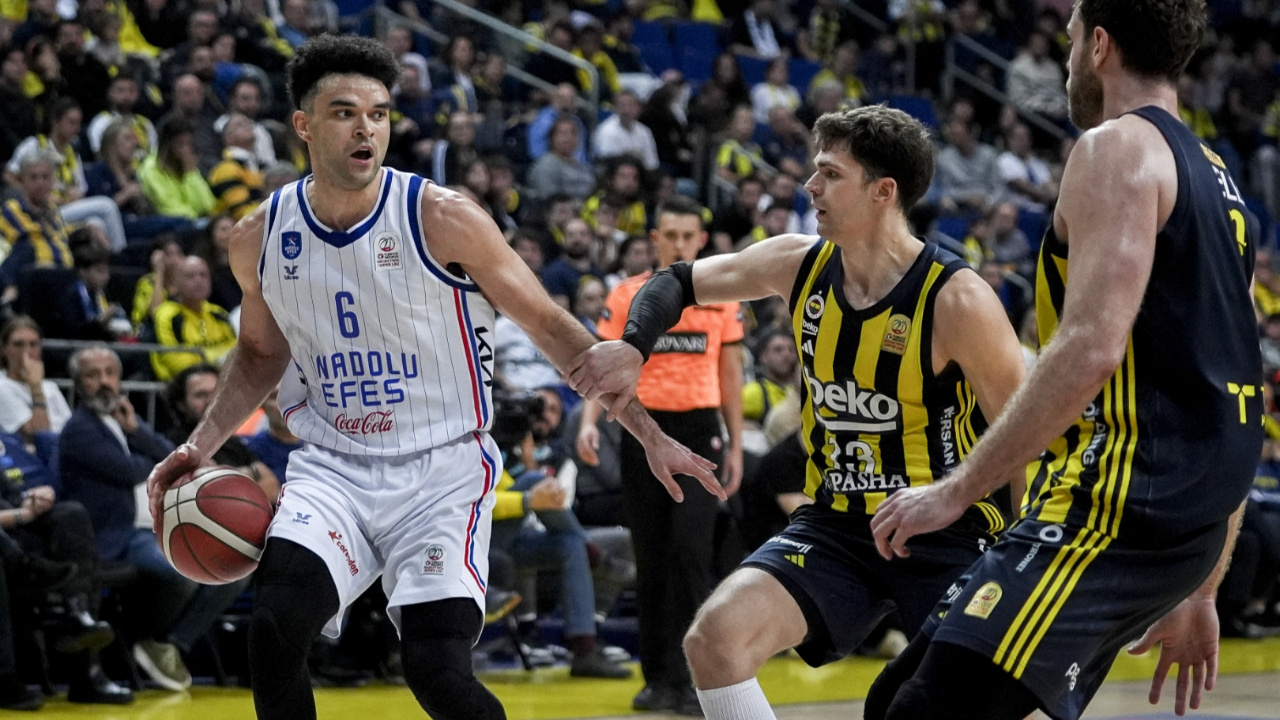 Fenerbahçe Beko, Anadolu Efes'i devirdi