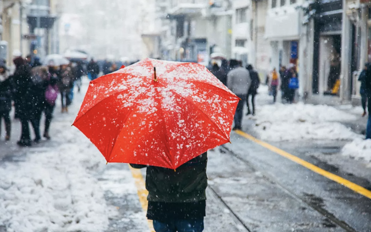 Süprizleri seversin İstanbul dedi kar tarihi açıkladı! Lapa lapa kar yağacak kuvvetli geliyor!