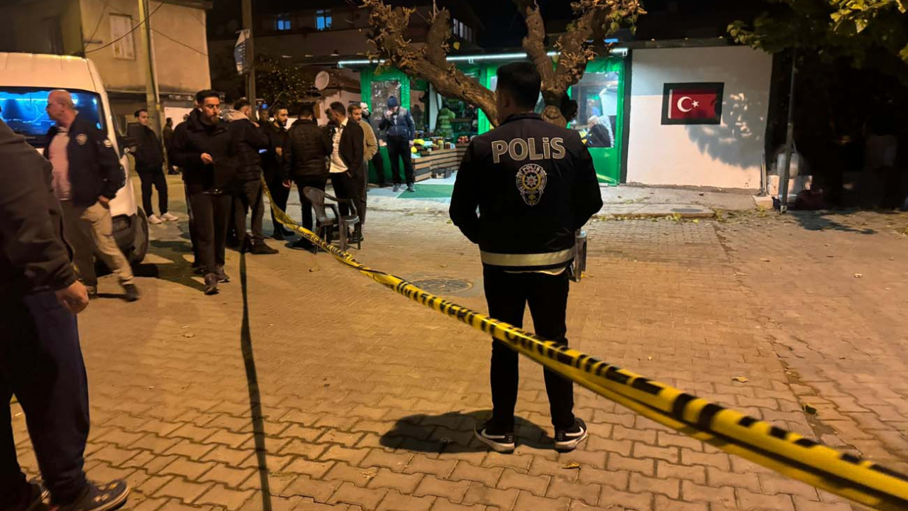 İzmir'de polise silahlı saldırı: 2'si ağır 3 polis yaralı