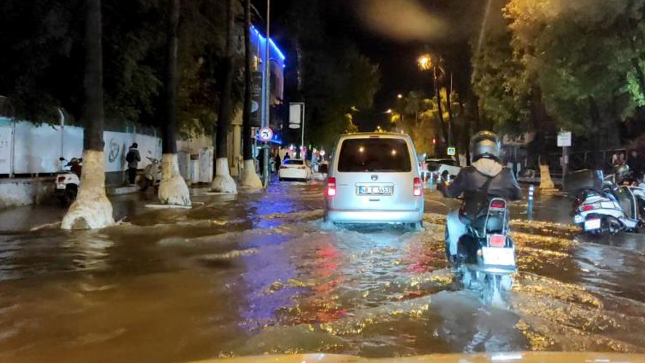 Fethiye'de sağanak: Yollar göle döndü