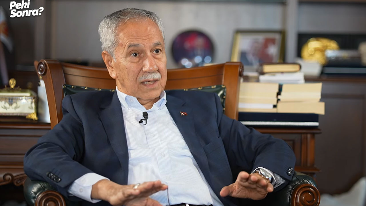 Bülent Arınç yıllar sonra açıkladı: Tayyip Bey masaya yumruğu vurup komutana 'Sus ulan' dedi