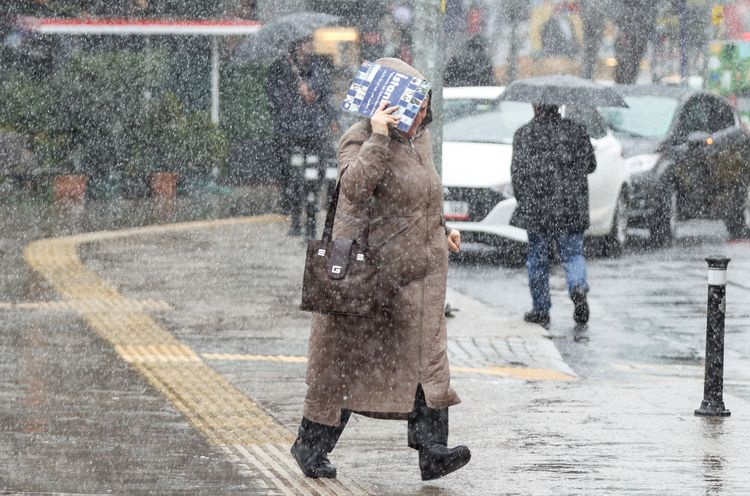 Kar yağışı ne kadar sürecek? Meteoroloji'den son hava durumu tahminleri, seferler iptal oldu, bu illerdekiler dikkat!