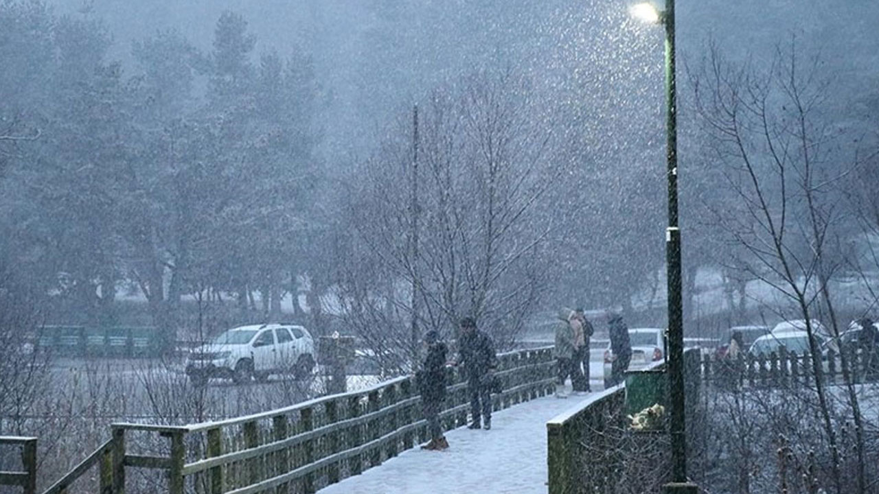 Kar yağışı ne kadar sürecek? Meteoroloji'den son hava durumu tahminleri, seferler iptal oldu, bu illerdekiler dikkat!