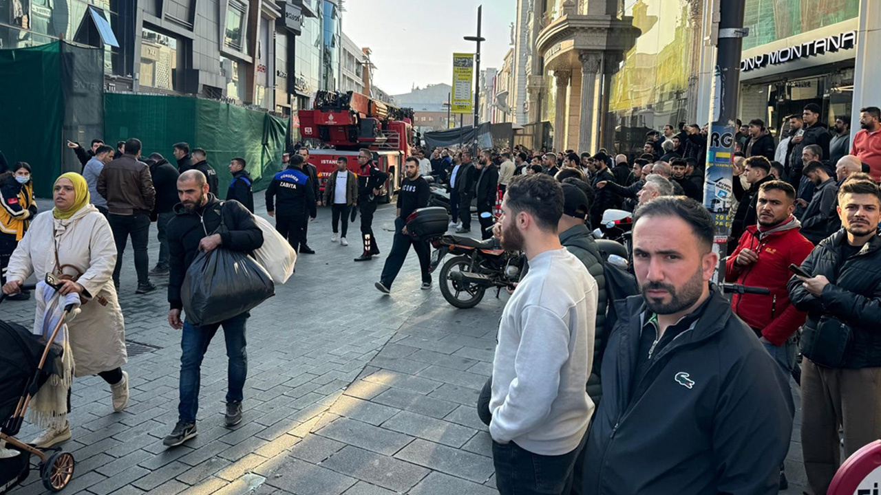 Güngören'de yıkım esnasında kısmen çöken binada 2 işçi göçük altında kaldı