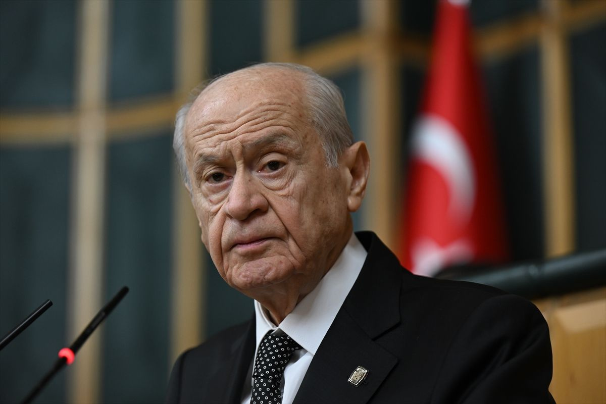 MHP lideri Devlet Bahçeli'nin rozet ve yüzüğü dikkat çekti!