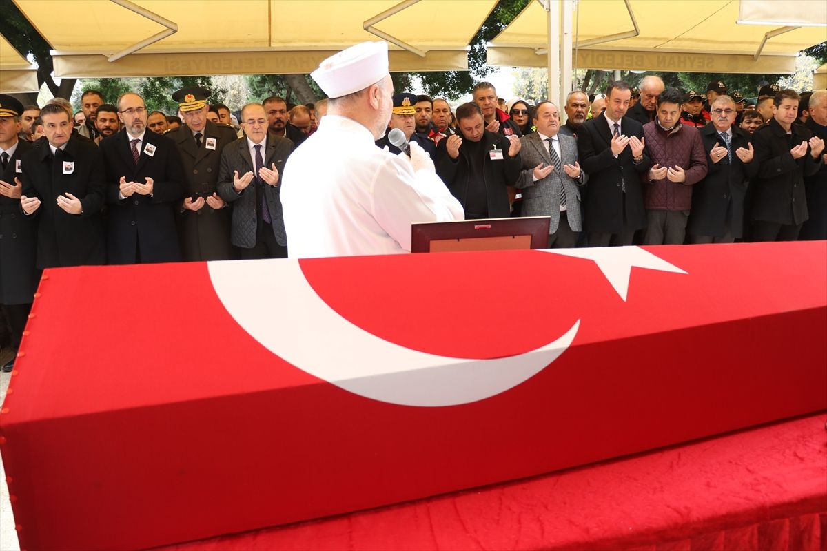 Şehit Uzman Çavuş Eren Kızıldağ'a gözyaşlarıyla veda! Eşinin feryadı yürekleri dağladı