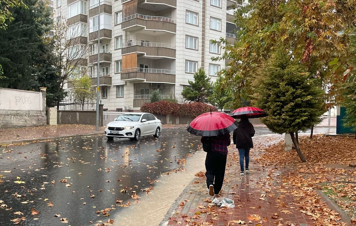 Meteoroloji'den kuvvetli yağış uyarısı geldi! İşte il il hava durumu tahminleri