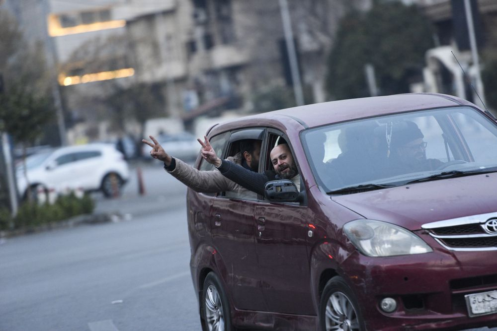 Rejim çöktü kutlama yaptılar! Şam'dan gelen son görüntüler