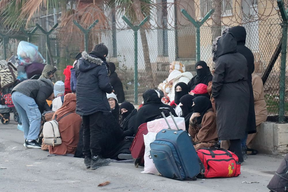 Türkiye'deki Suriyeliler ülkelerine dönüyor! "Türkiye çok güzel ama vatanımız Suriye"