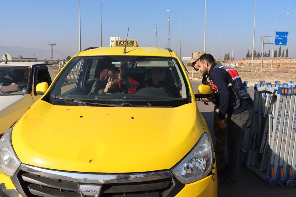 Türkiye'deki Suriyeliler ülkelerine dönüyor! "Türkiye çok güzel ama vatanımız Suriye"