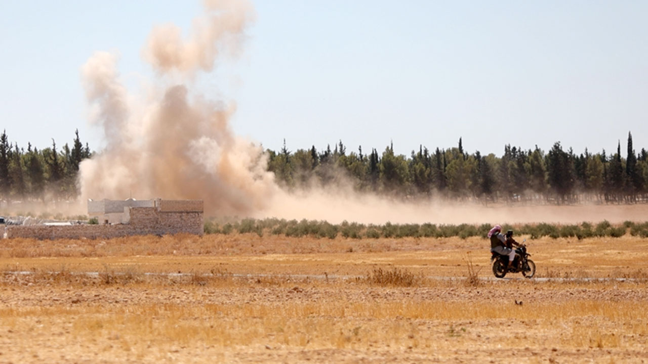 Deyrizor Askeri Meclisi çözüldü PKK/YPG, Fırat Nehri'nin doğusunda toprak kaybediyor