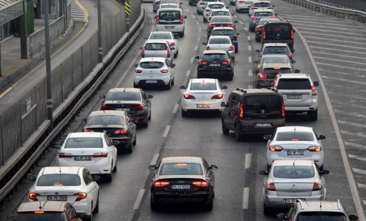 Trafikte yeni dönem başlıyor! Prim indirimi, ek ödemeler...  Resmi Gazete'de yayımlandı