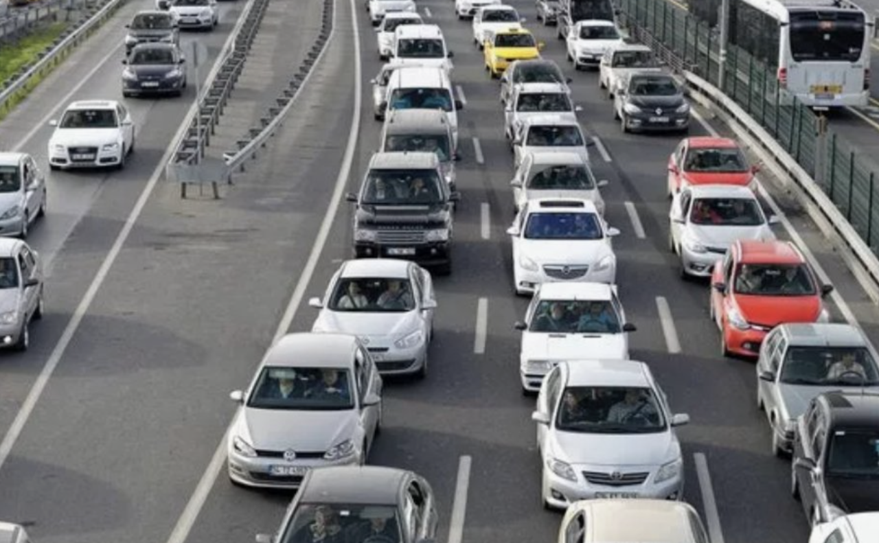 Trafikte yeni dönem başlıyor! Prim indirimi, ek ödemeler...  Resmi Gazete'de yayımlandı