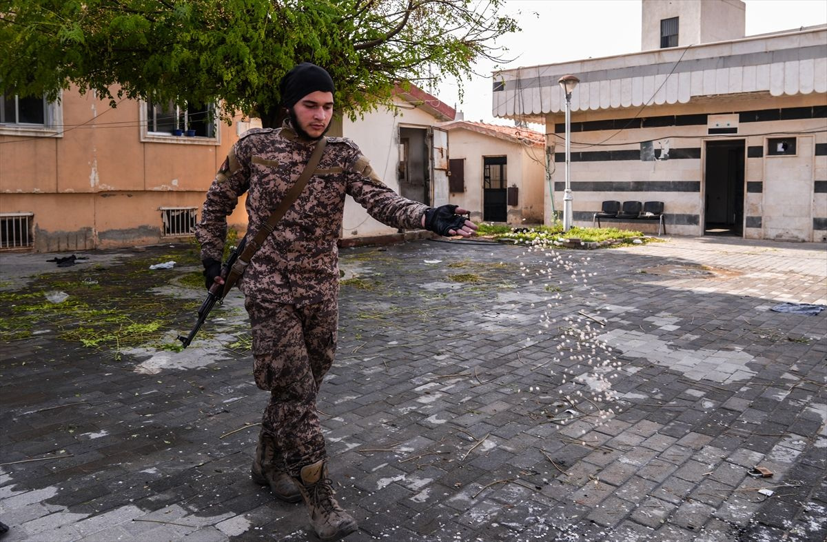 Suriye'de Esad rejiminin en büyük gelir kaynağıydı yakılarak imha edildi