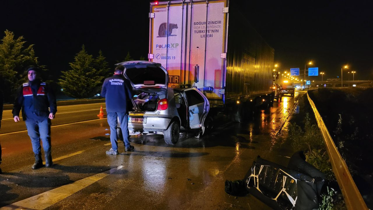 Genç Anıl otomobiliyle tıra çarparak öldü! Arkadaşını telefonla arayıp demiş ki...