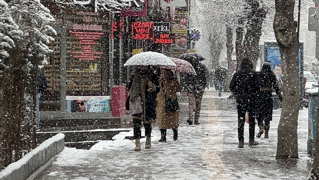 Kara kış dört bir yandan bastırdı! 7 bölge için yeni uyarı geldi