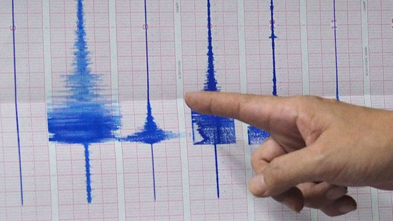 7.3 büyüklüğünde deprem oldu! Bir kişi hayatını kaybetti