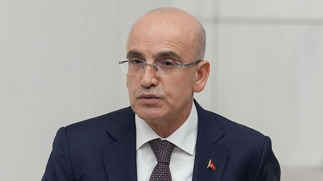 Hazine ve Maliye Bakanı Mehmet Şimşek'ten asgari ücret açıklaması