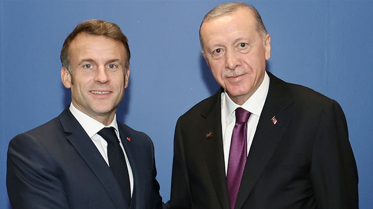 Cumhurbaşkanı Erdoğan Fransa Cumhurbaşkanı Macron ile telefonda görüştü