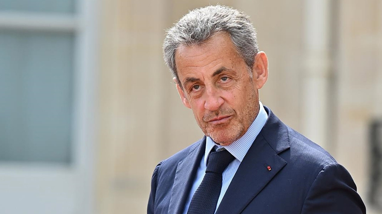 Fransa'da "telekulak" davasında Sarkozy'nin 1 yıl ev hapsi cezası onandı