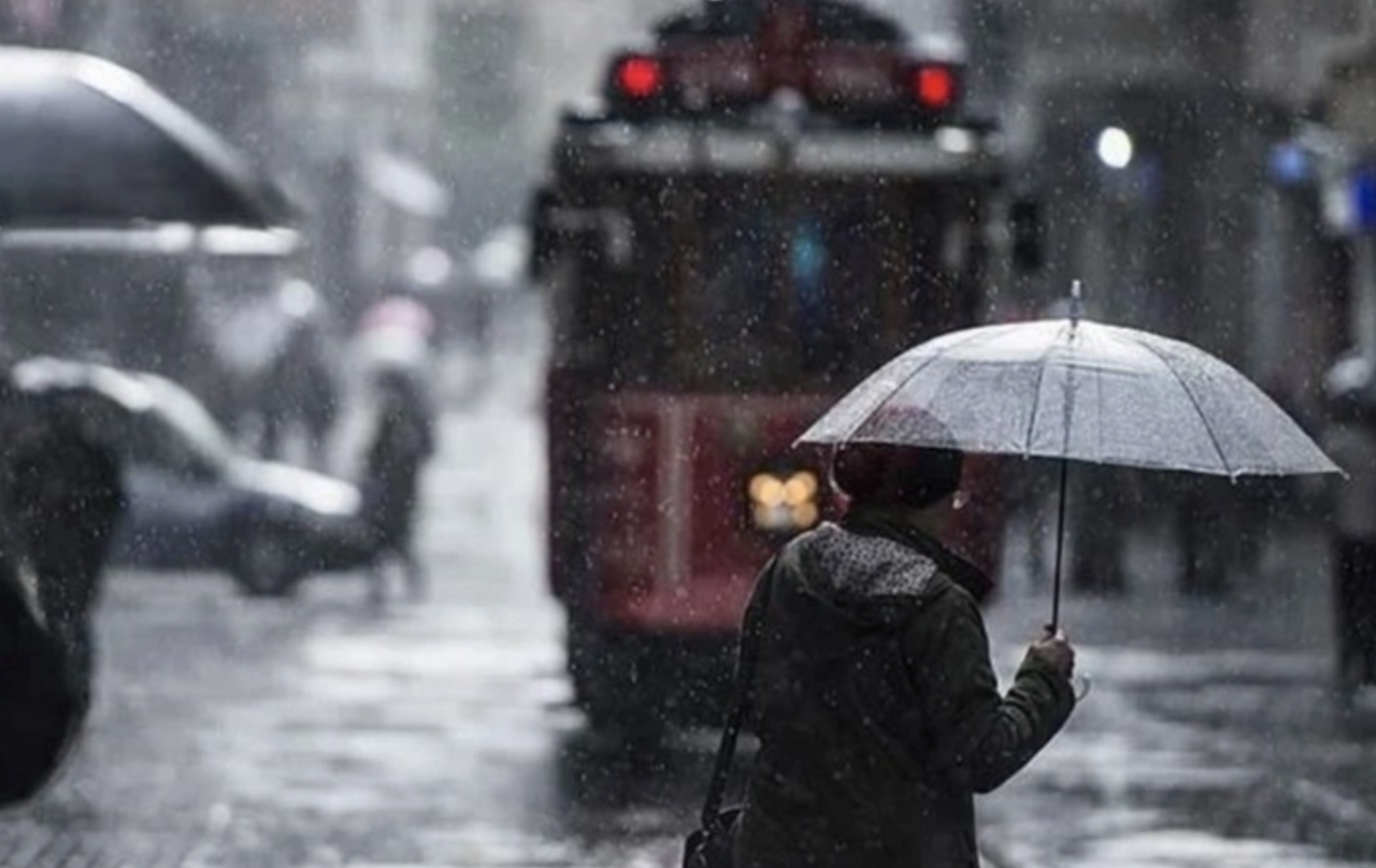 Yağmur ve kar çok kuvvetli geliyor! İstanbul dahil 13 il için uyarı