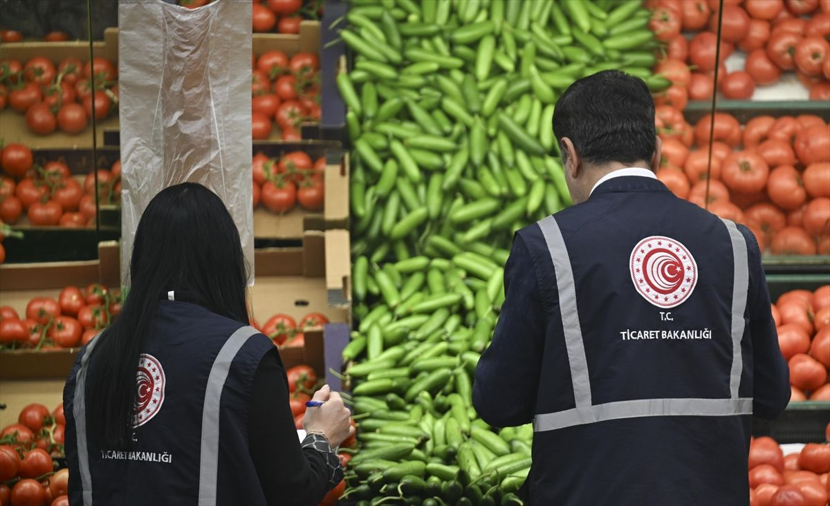 Ticaret Bakanlığından asgari ücret artışı sonrası "fahiş fiyat" ve "etiket" denetimi