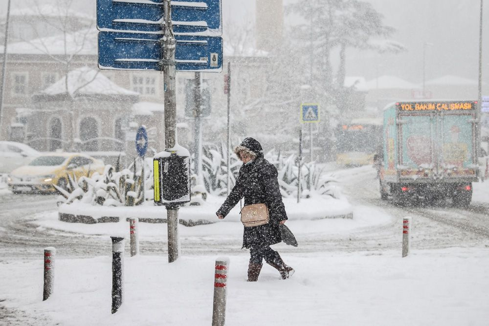 AKOM Uyardı! İstanbul'a kar için saat verildi