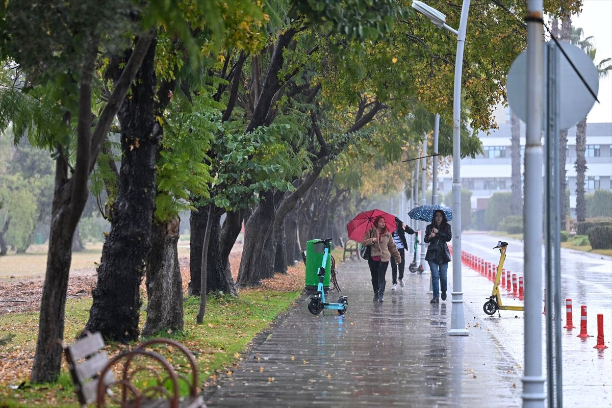 Meteoroloji İstanbul dahil 9 kenti uyardı! Yılbaşında kar yağacak mı? Prof. Dr. Orhan Şen cevapladı