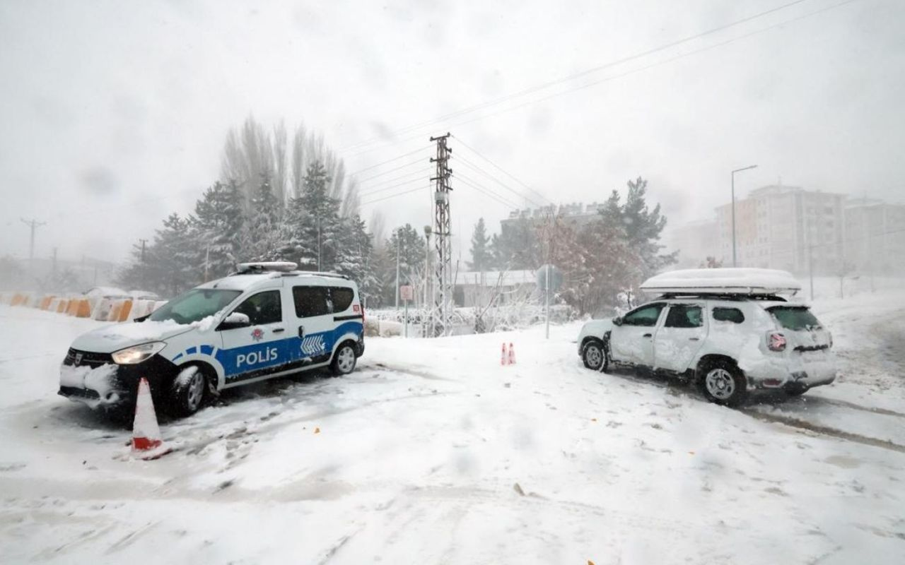 İstanbul da listede! Yeni yılla birlikte dondurucu kar geliyor bu illere uyarı