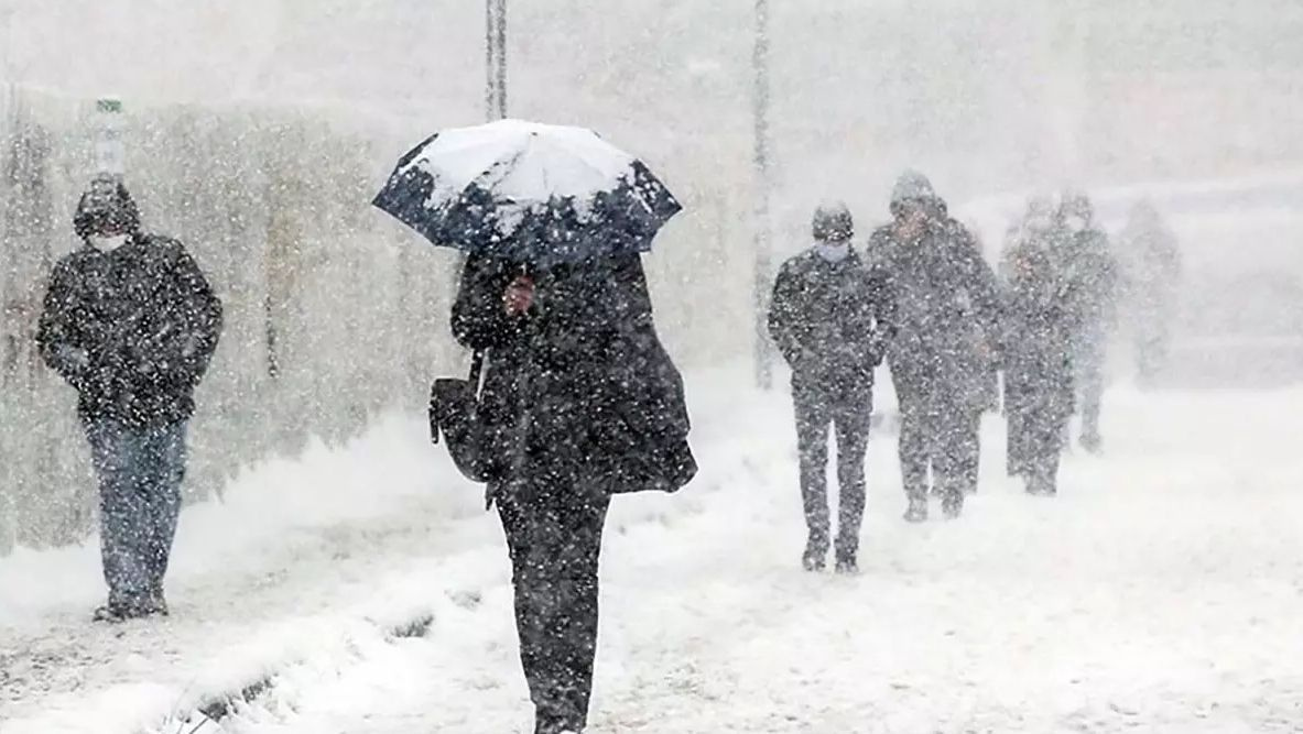 İstanbul da listede! Yeni yılla birlikte dondurucu kar geliyor bu illere uyarı